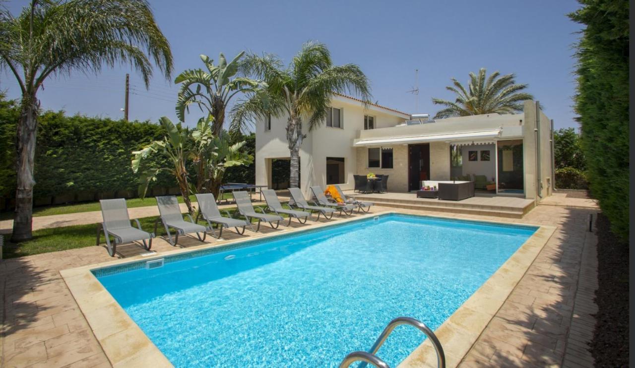 Soothing Sunset Villa With Private Pool, 200M From The Beach Перволия Екстериор снимка