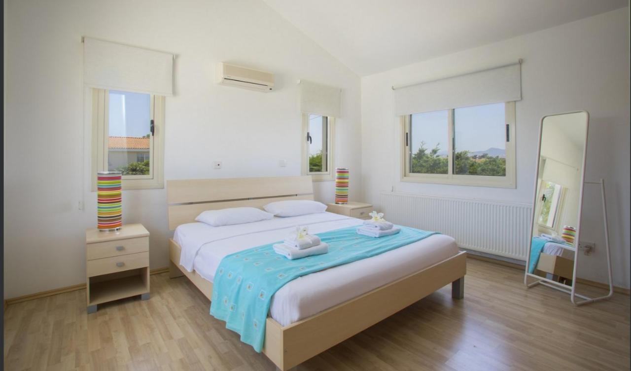 Soothing Sunset Villa With Private Pool, 200M From The Beach Перволия Екстериор снимка